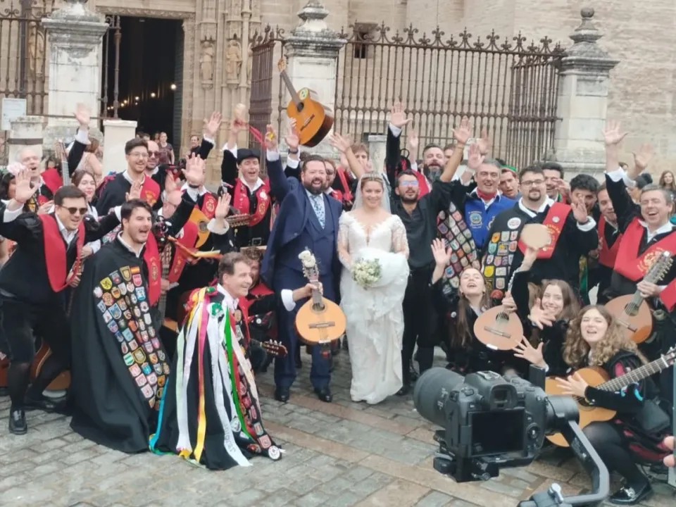 Aupa Tuna actuando durante una boda